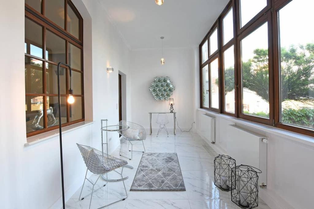 6,5 Luxury Room Apartment - Central Zwickau - 3 Bedrooms - 2 Bathrooms Экстерьер фото