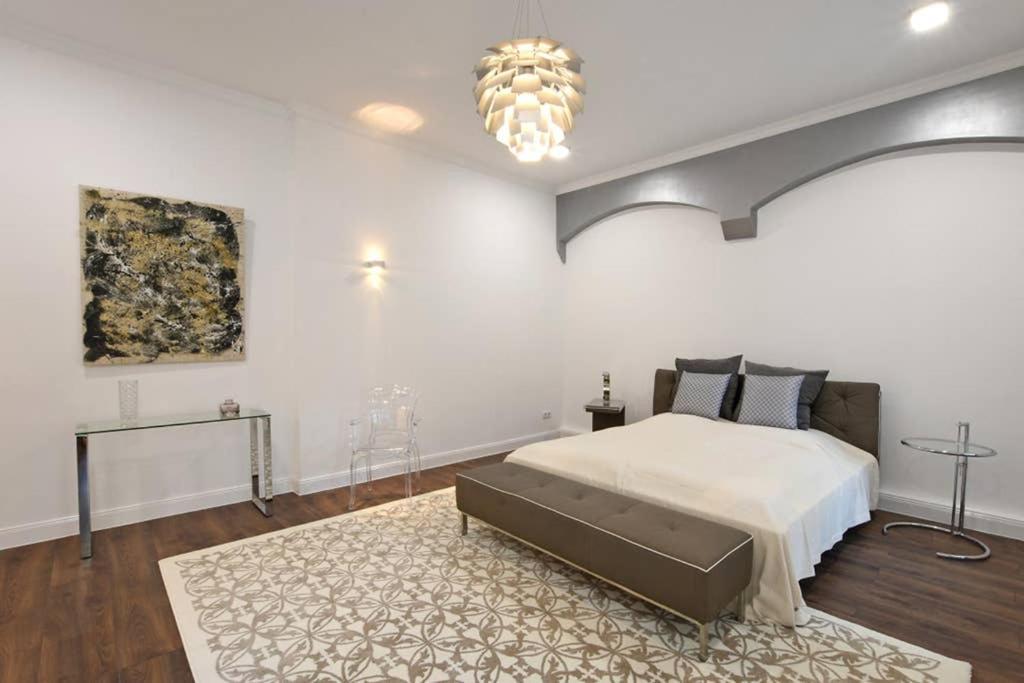 6,5 Luxury Room Apartment - Central Zwickau - 3 Bedrooms - 2 Bathrooms Экстерьер фото