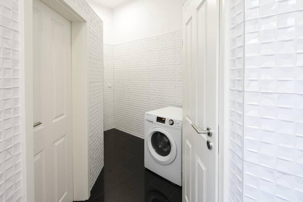 6,5 Luxury Room Apartment - Central Zwickau - 3 Bedrooms - 2 Bathrooms Экстерьер фото