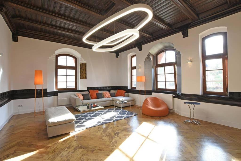 6,5 Luxury Room Apartment - Central Zwickau - 3 Bedrooms - 2 Bathrooms Экстерьер фото