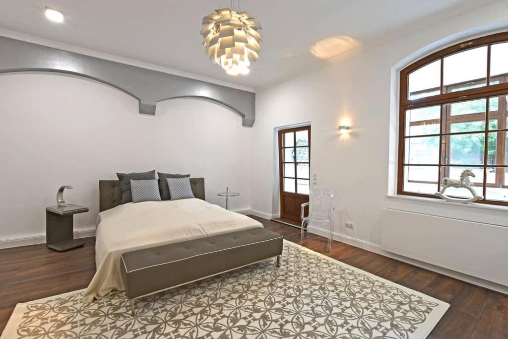6,5 Luxury Room Apartment - Central Zwickau - 3 Bedrooms - 2 Bathrooms Экстерьер фото